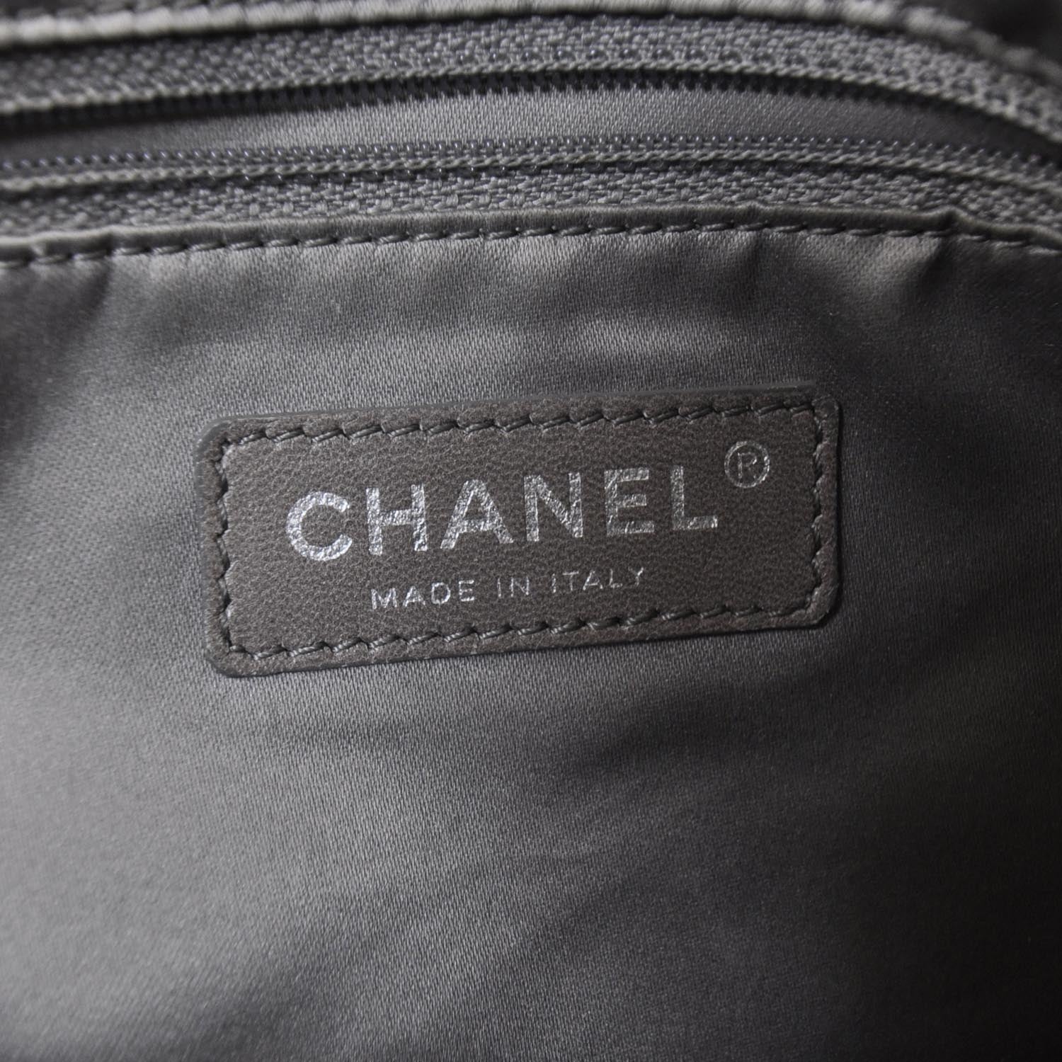 Chanel Metallic Glazed Calfskin Perforated Rodeo Drive Hobo Silver 7 of 12