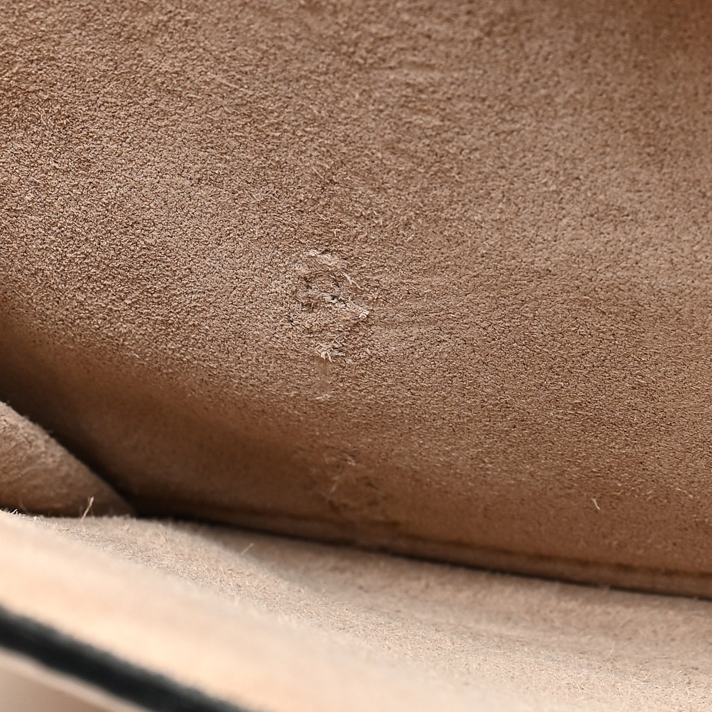 Pebbled Calfskin Rockstud Flip Lock Shoulder Bag Poudre