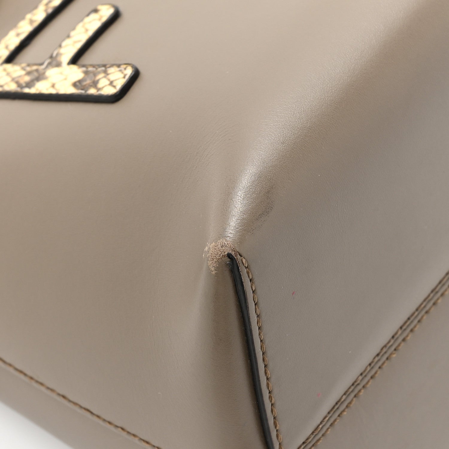 Fendi Vitello King Elaphe Python Print Logo Medium By The Way Boston Bag Tartufo Daisy Roccia 17 of 21