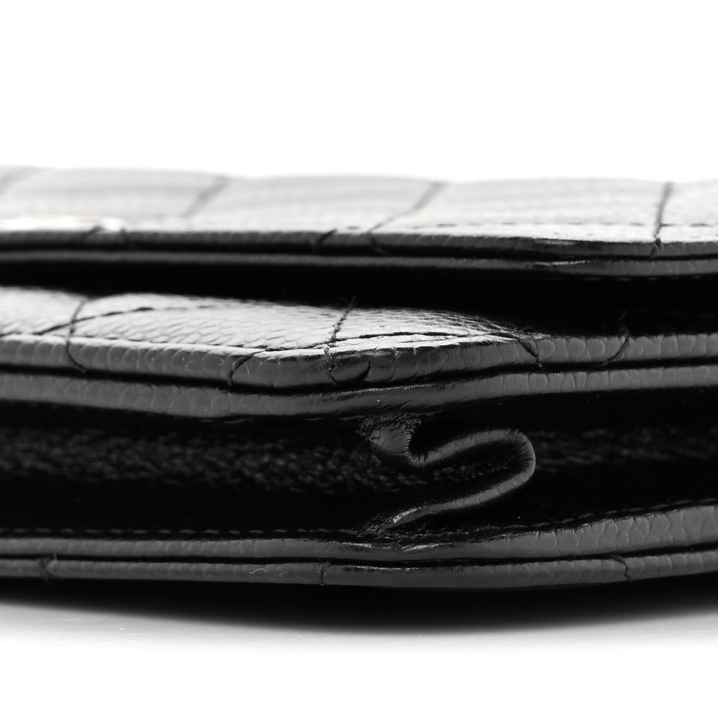Caviar Quilted Wallet on Chain WOC Black
