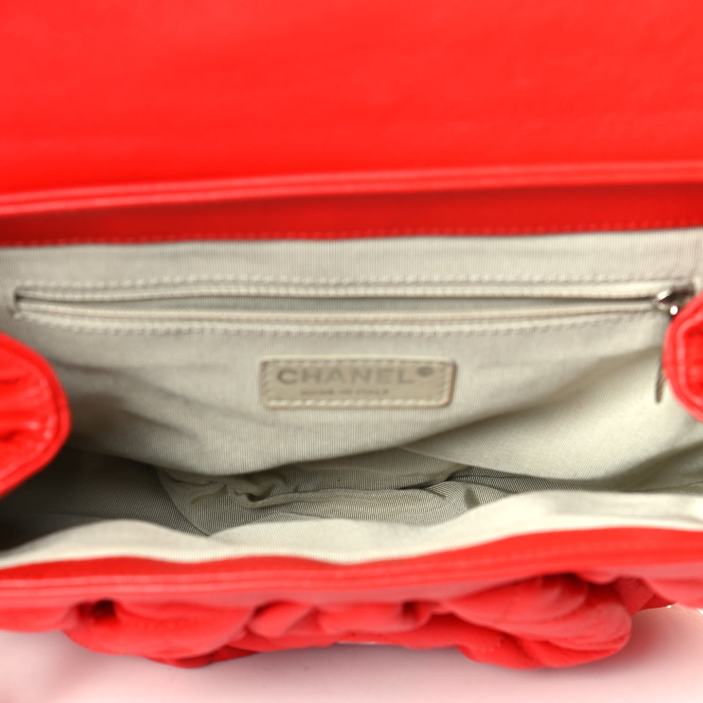 Washed Lambskin Medium Chain Around Messenger Red