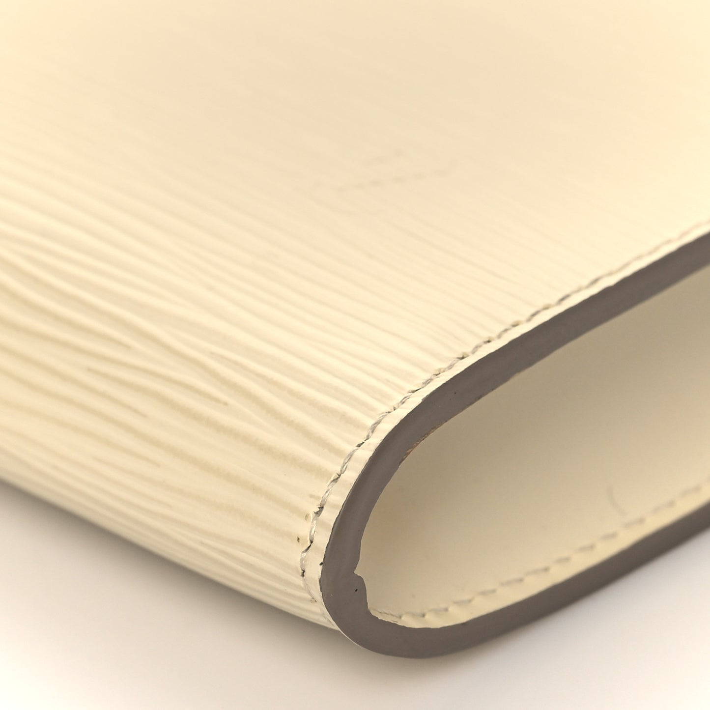 Epi Pochette Accessories 24 Ivory