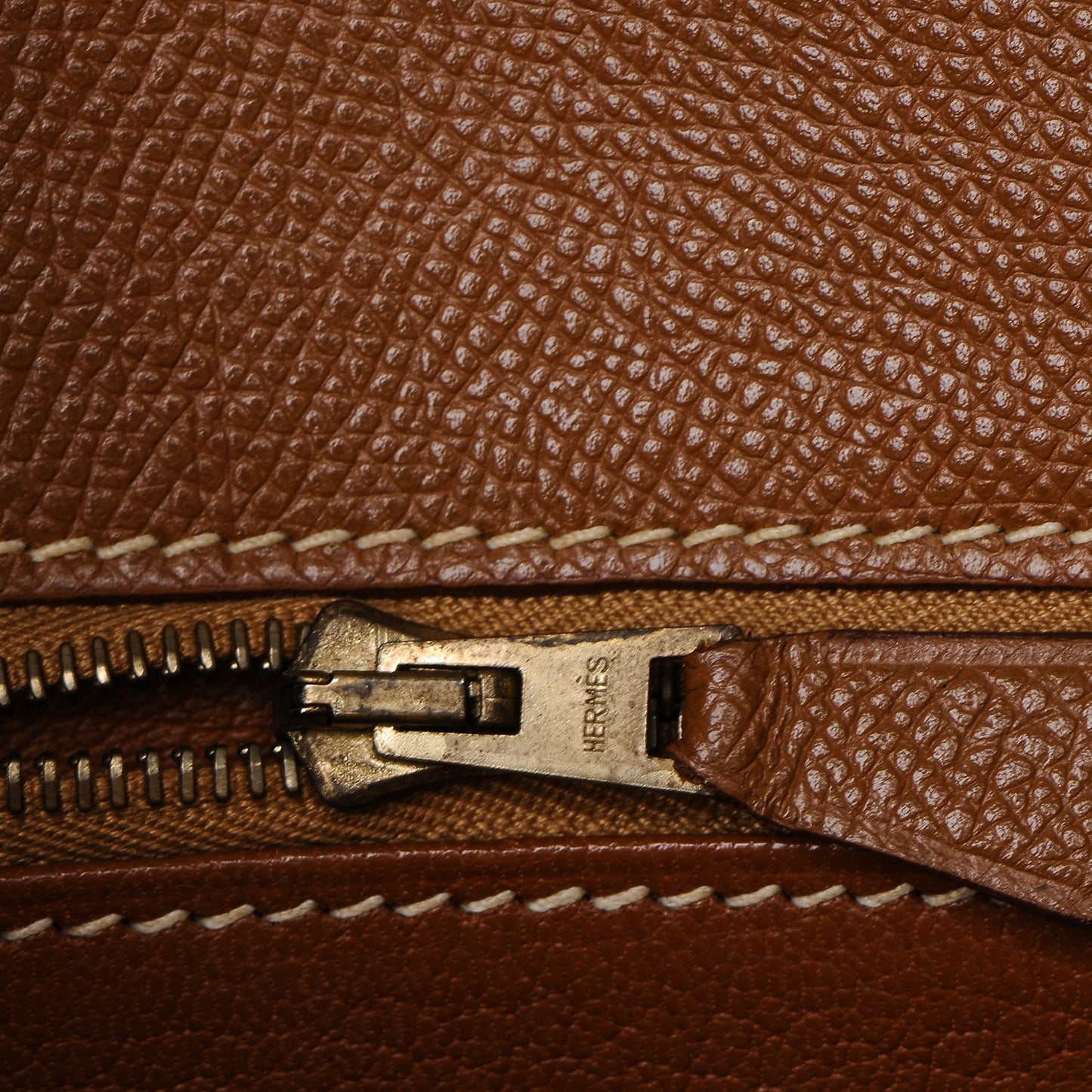 Courchevel Kelly Sellier 32 Gold