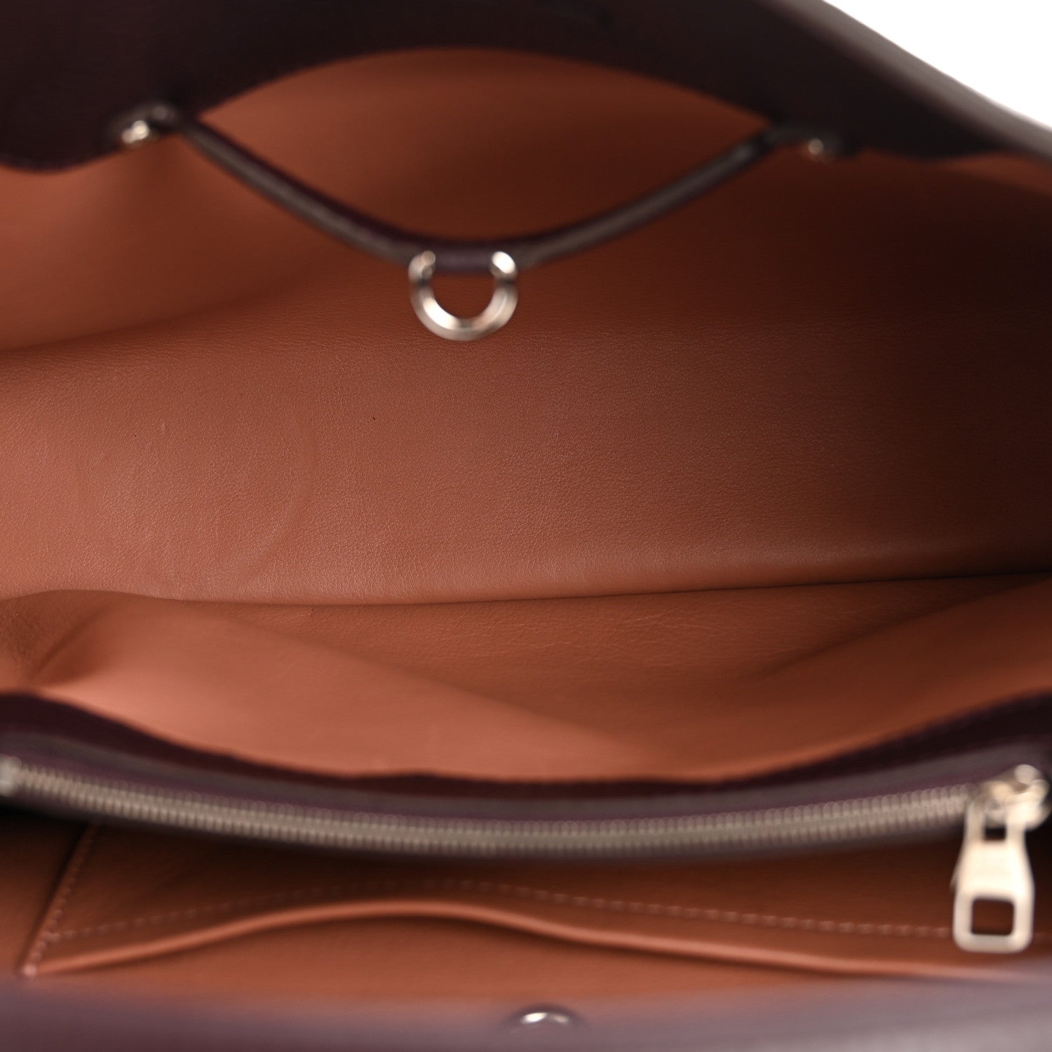 Louis Vuitton Taurillon Capucines MM Quetsche 5 of 11