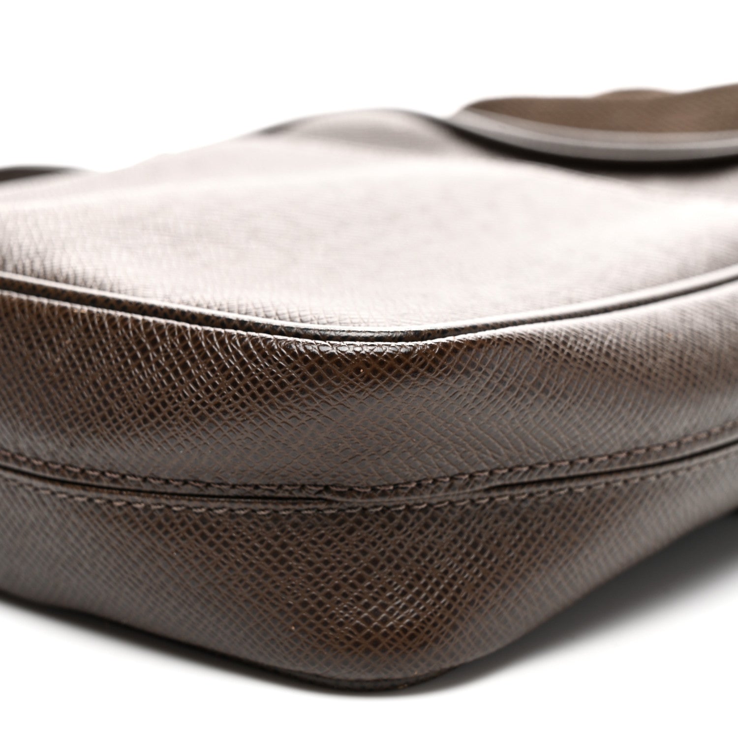 Louis Vuitton Taiga Dimitri Grizzli 9 of 9