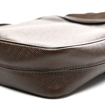 Louis Vuitton Taiga Dimitri Grizzli 9 of 9