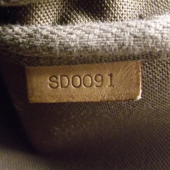 Louis Vuitton Monogram Pochette Accessories Bag 7 of 8