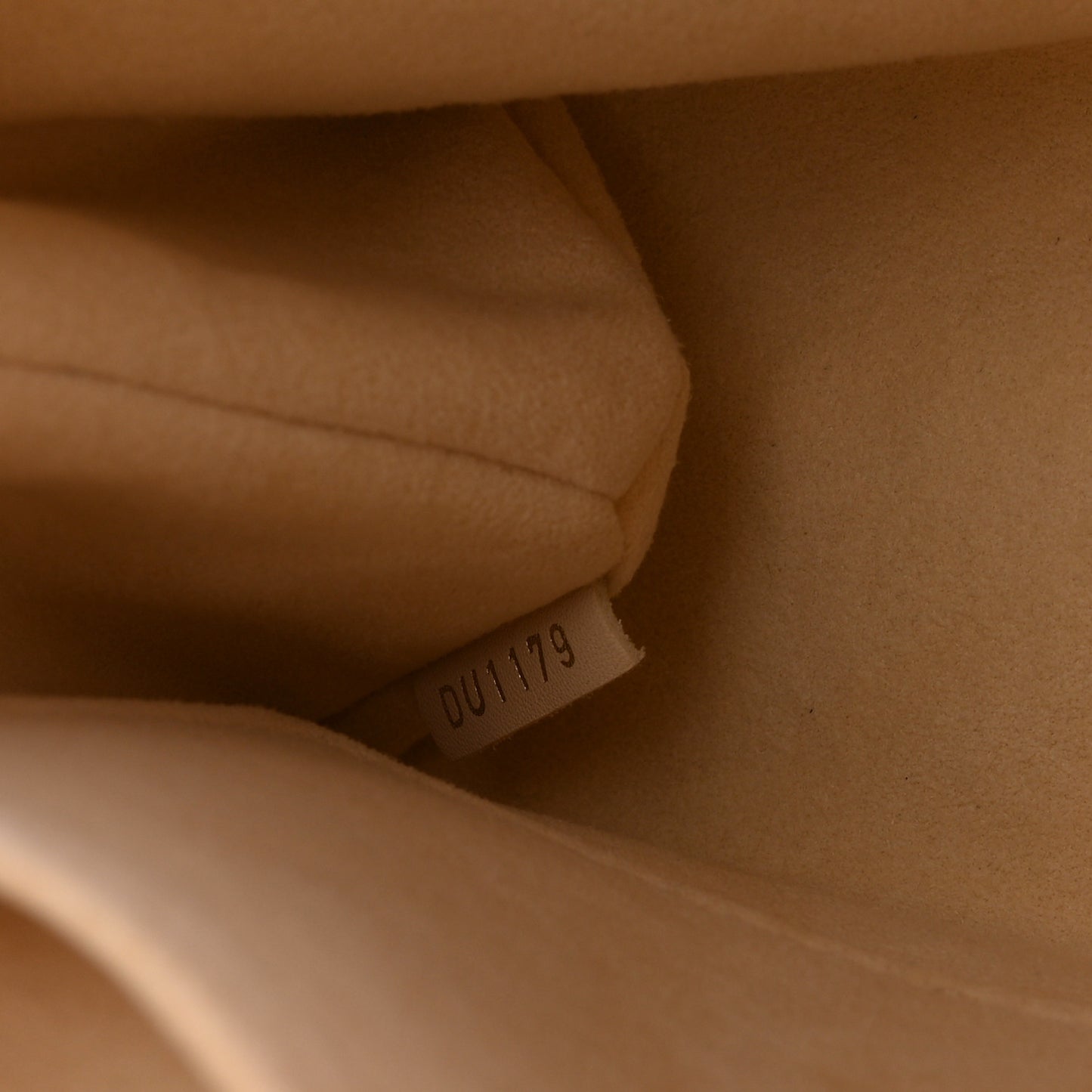 Monogram Locky BB Creme