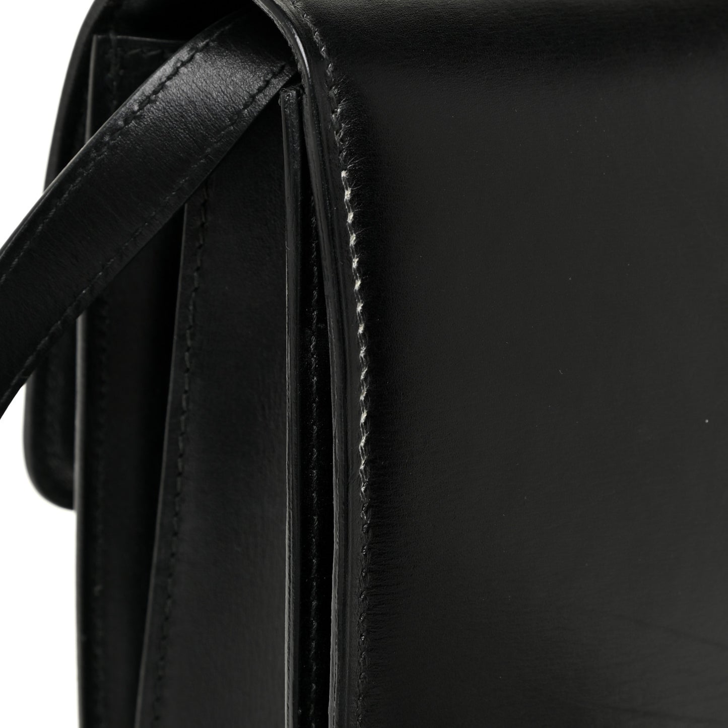 Box Calfskin Medium Classic Box Flap Bag Black