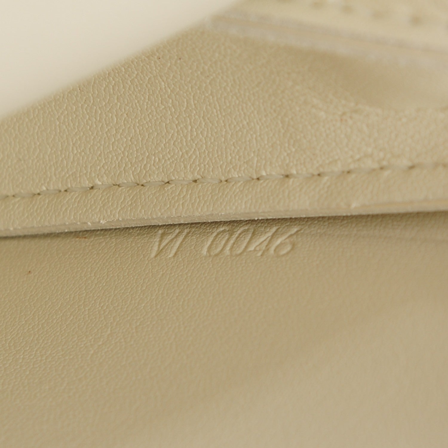 Louis Vuitton Vernis Lexington Pochette Perle 7 of 7