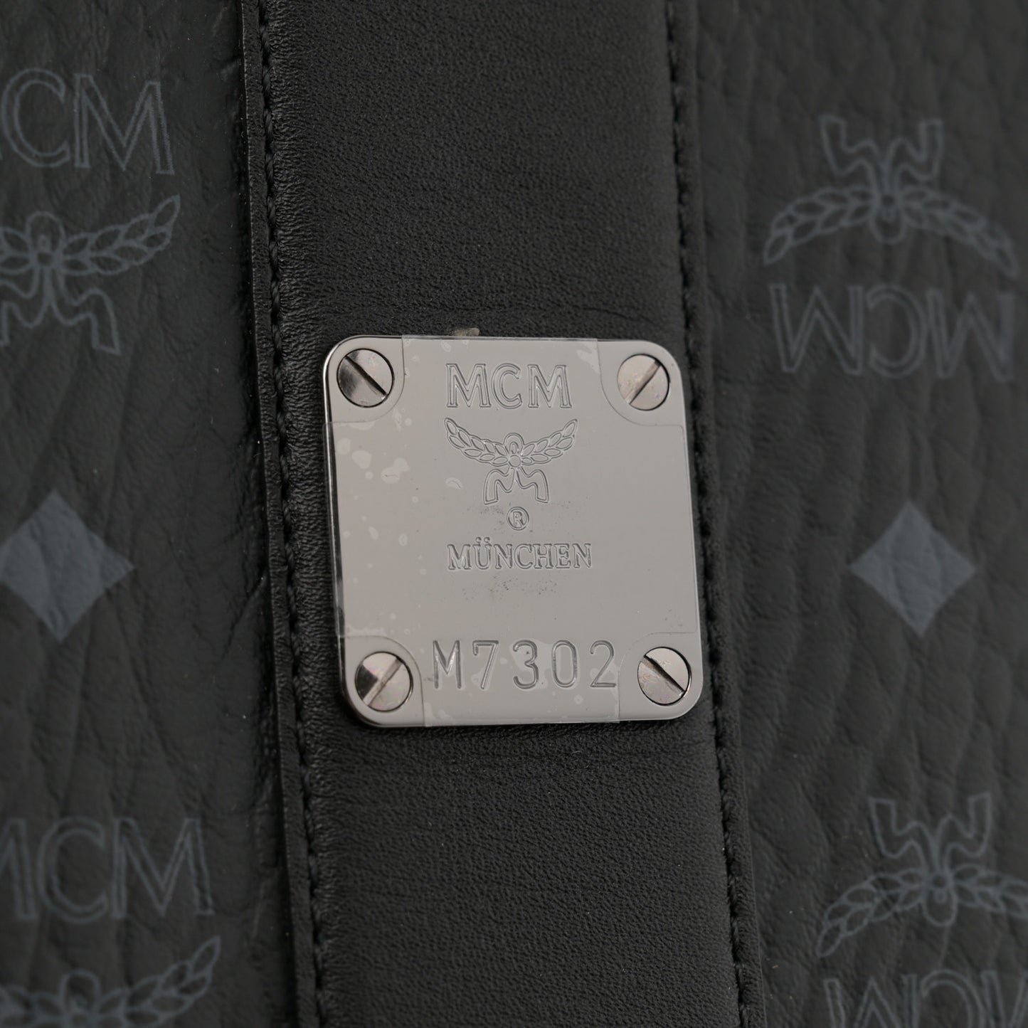 Visetos Medium Liz Reversible Shopper Tote Black