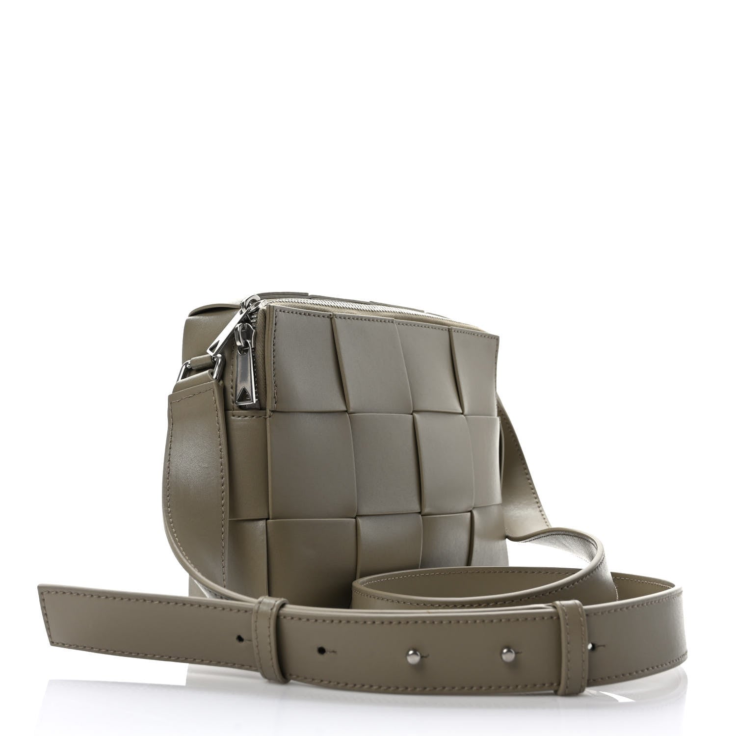 Bottega Veneta Lambskin Maxi Intrecciato Cassette Camera Bag Taupe 3 of 8