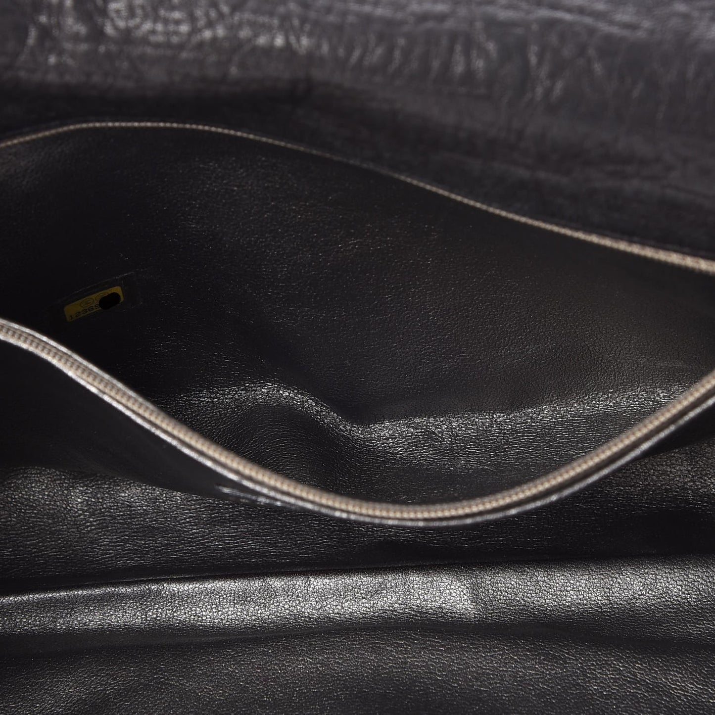 Distressed Lambskin Lady Braid Flap Black