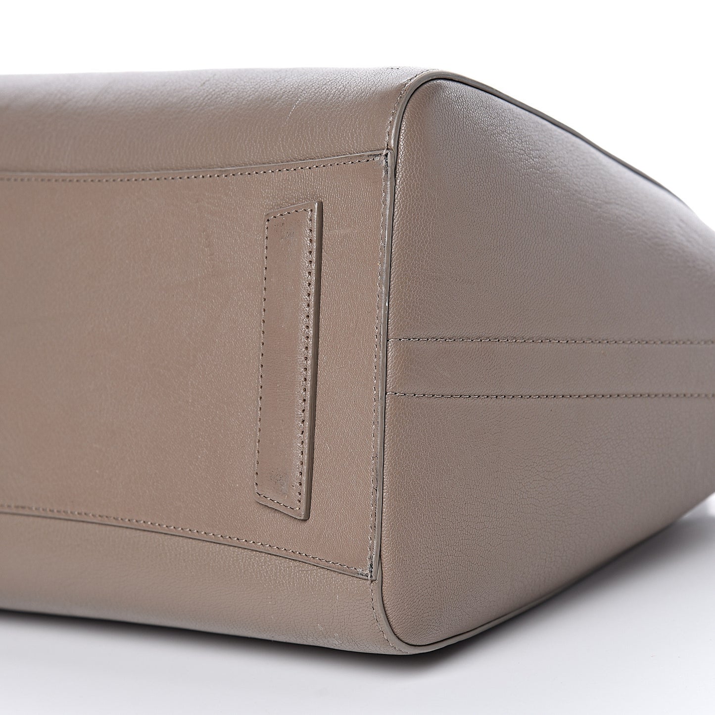 Sugar Goatskin Medium Antigona Sand