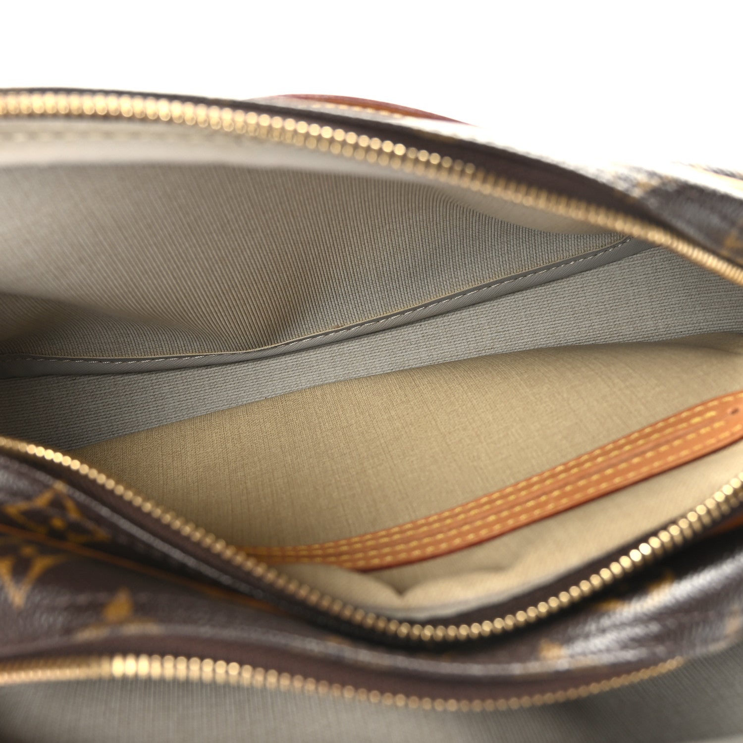 Louis Vuitton Monogram Reporter PM 6 of 9