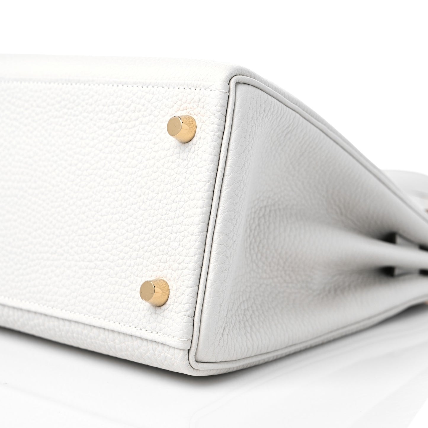 Togo Kelly Retourne 28 Gris Pale