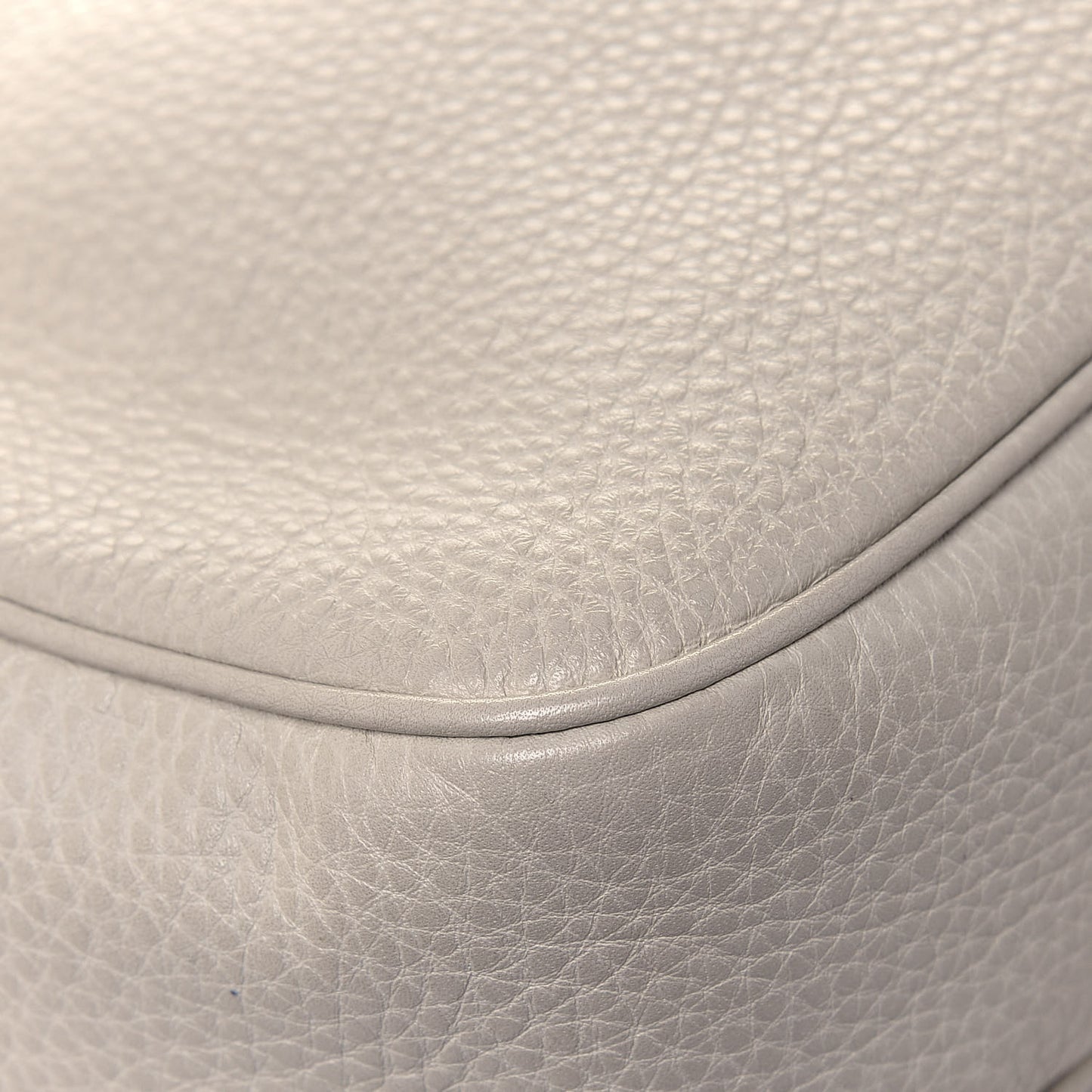 Pebbled Calfskin Small Soho Disco Bag Off White