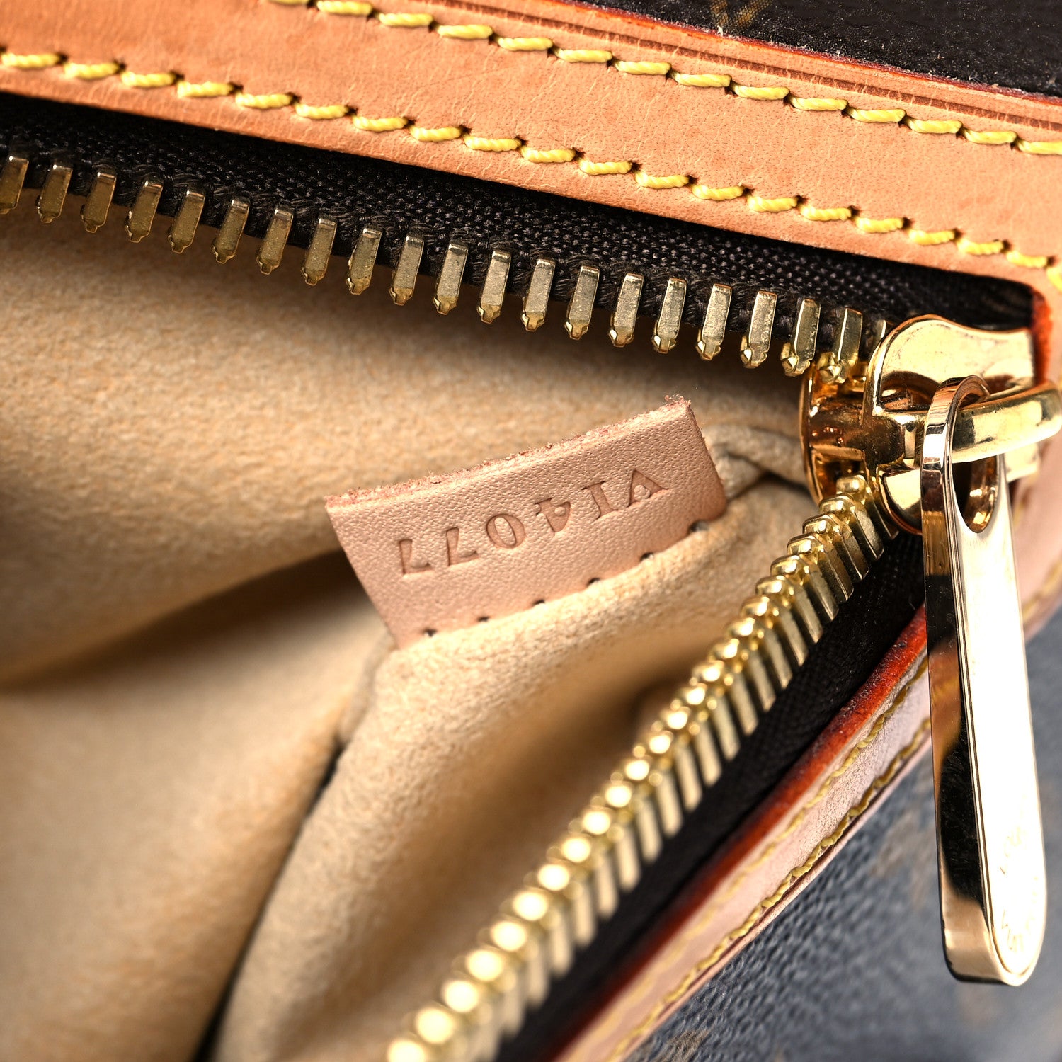 Louis Vuitton Monogram Hudson GM 7 of 10