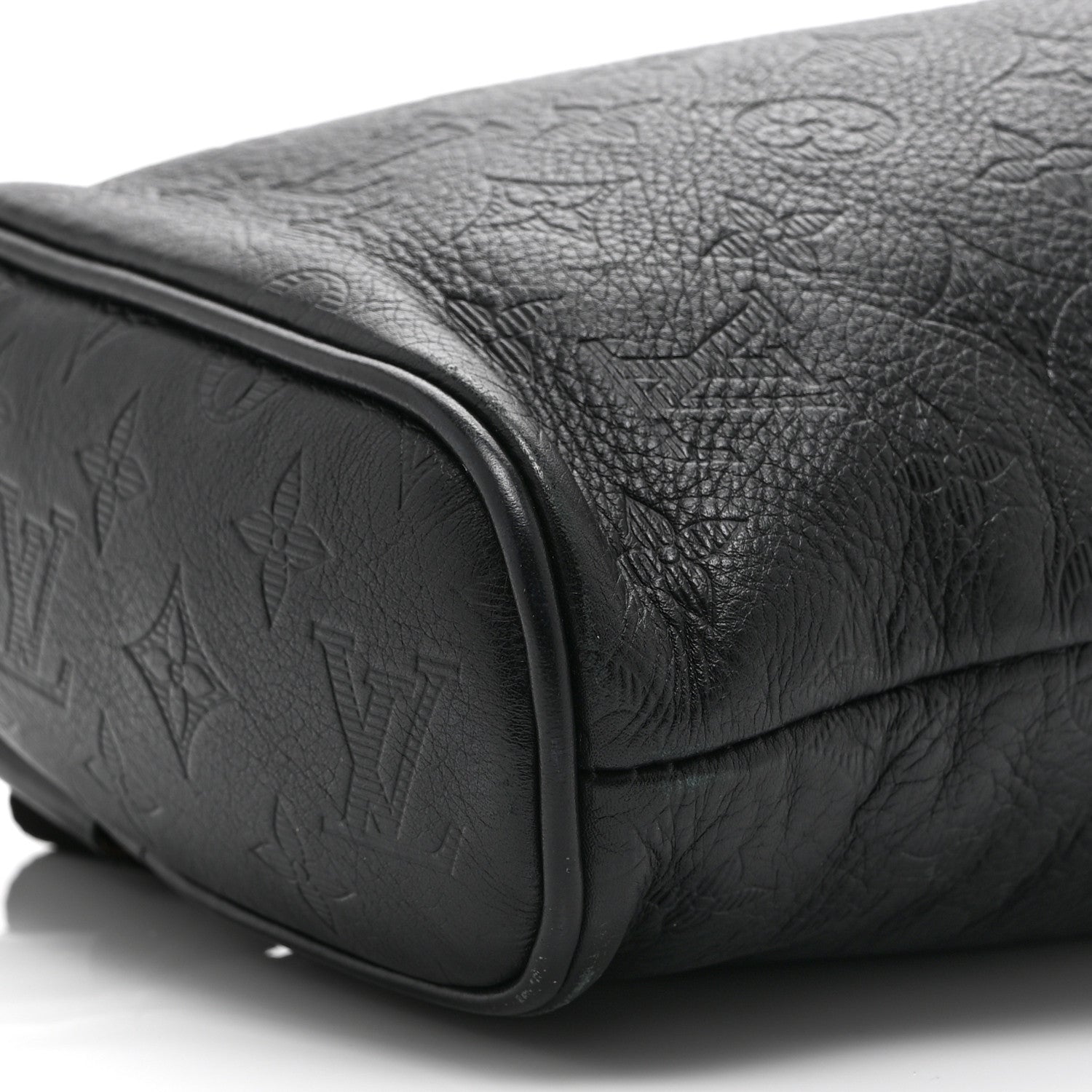 Louis Vuitton Monogram Shadow Chalk Slingbag  Black 10 of 10