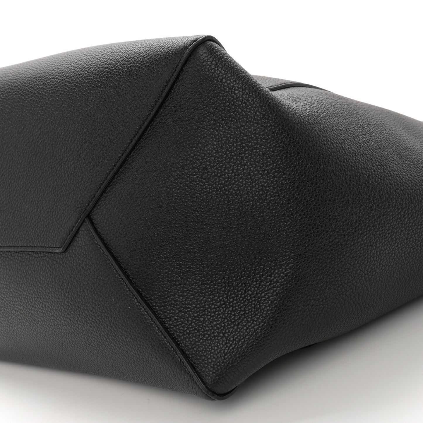 Soft Grained Calfskin Medium Belt Cabas Phantom Black