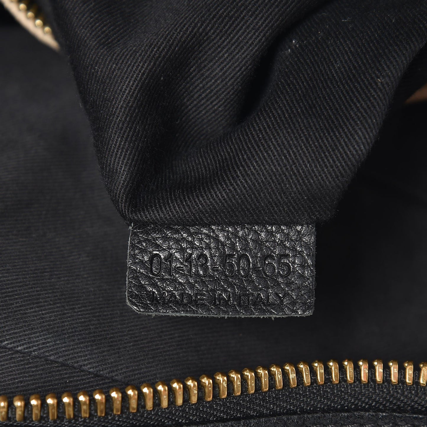Calfskin Medium Paraty Black