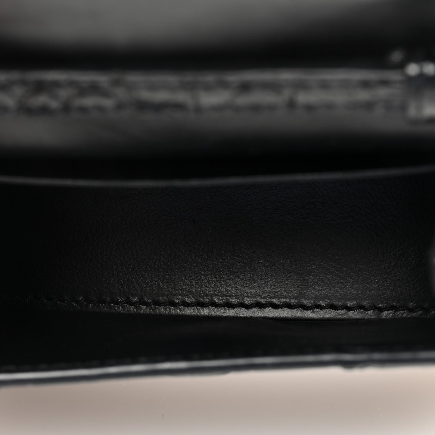 Shiny Calfskin Monochrome Crocodile Embossed Hourglass Top Handle Bag Mini Black