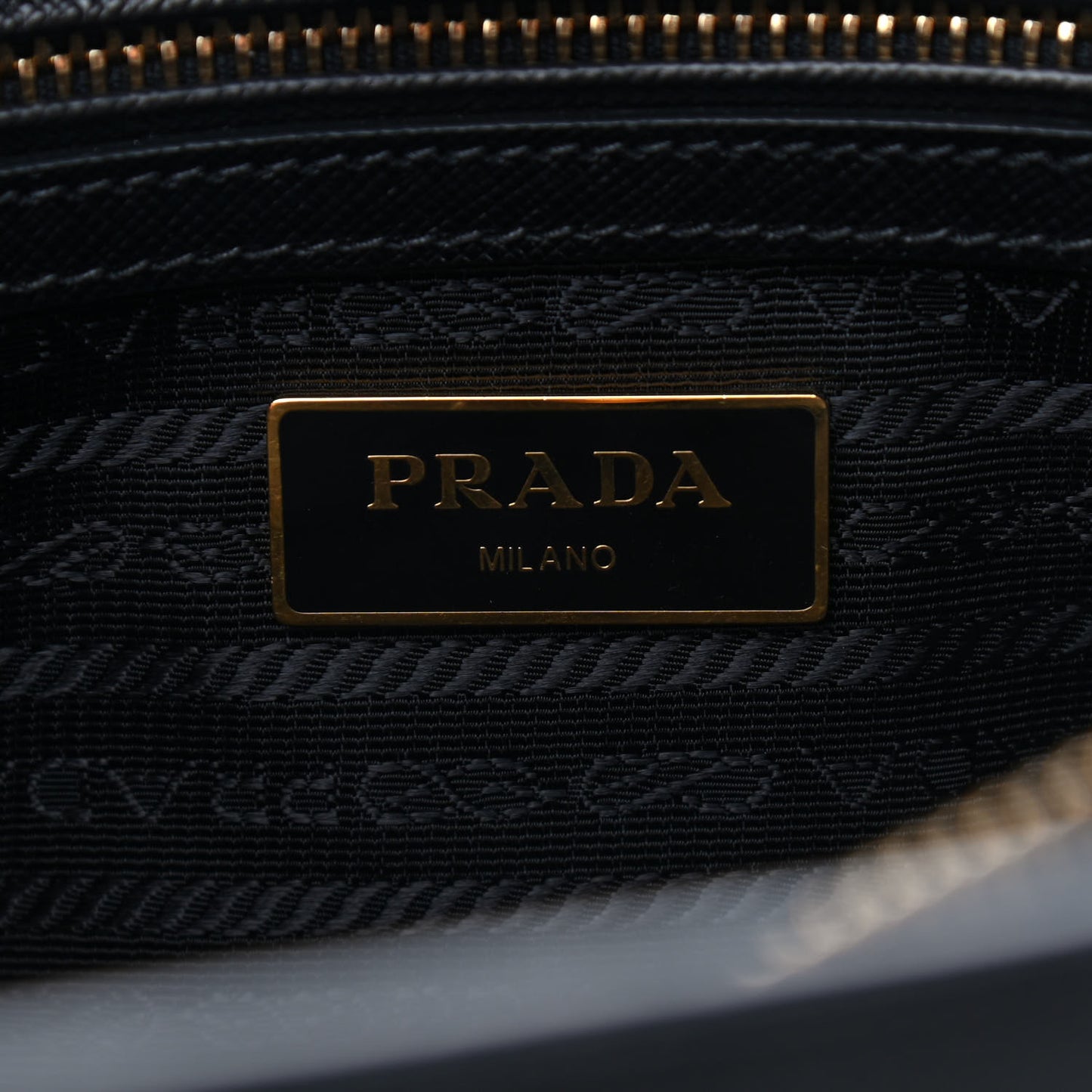 Saffiano Lux Medium Tote Black