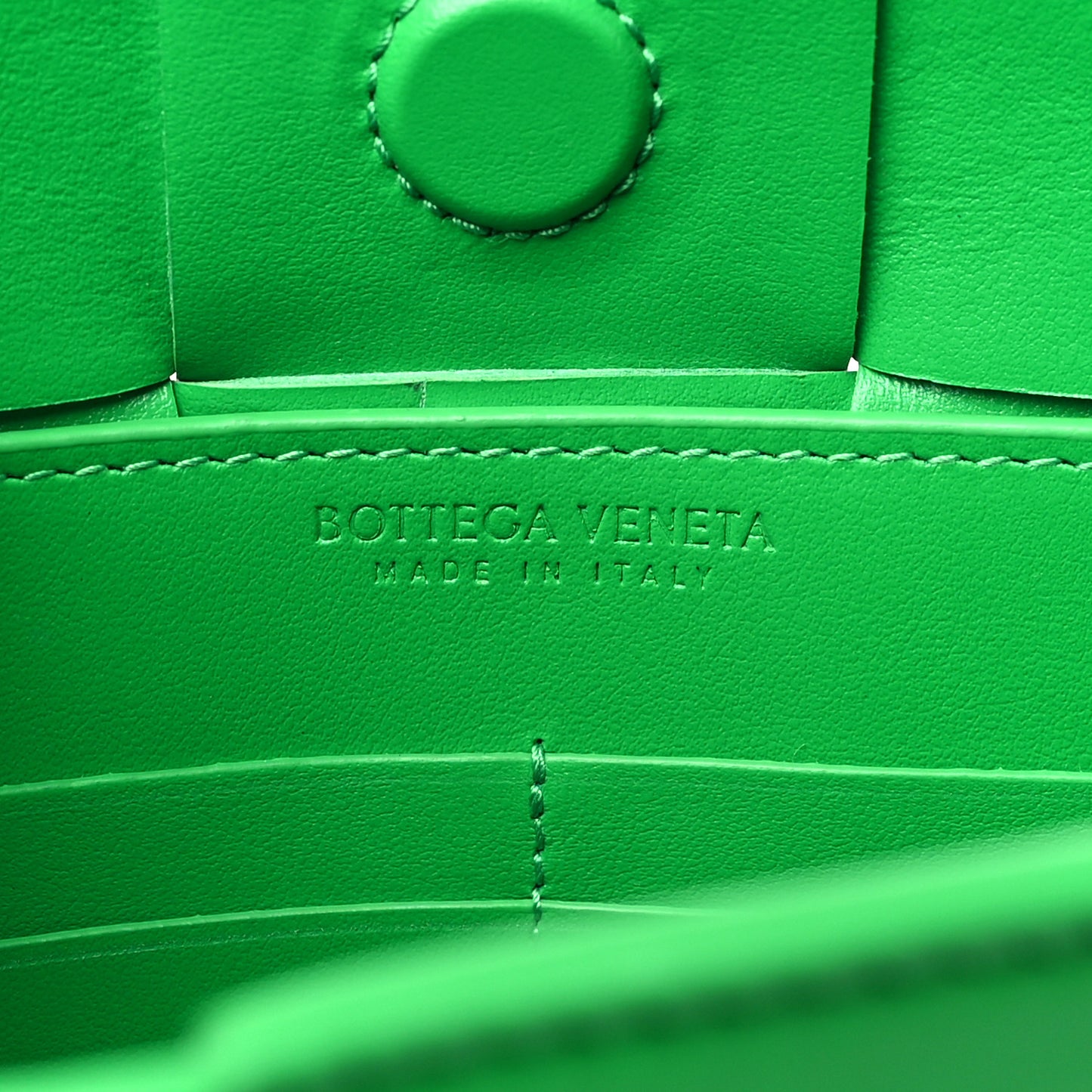 Calfskin Maxi Intrecciato Cassette Pouch On Strap Parakeet