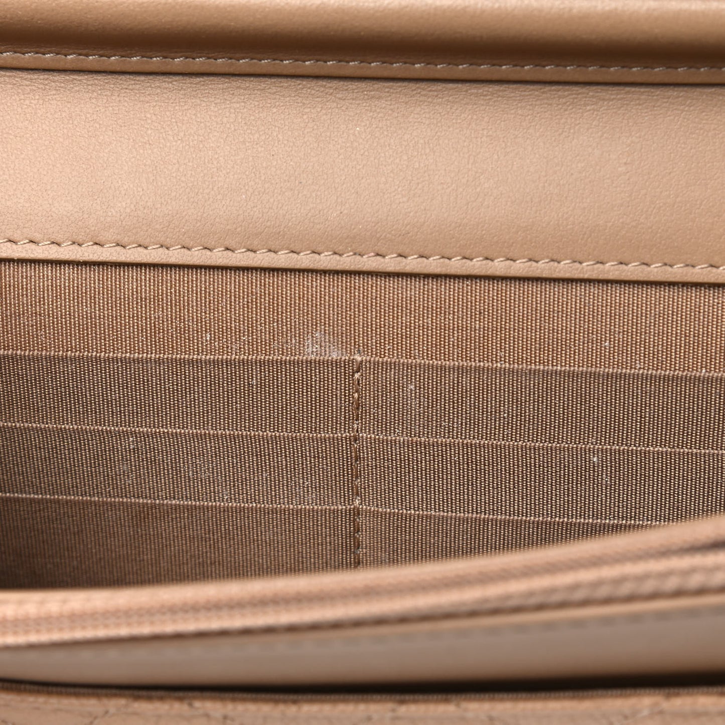 Caviar Quilted CC Filigree Wallet On Chain WOC Beige