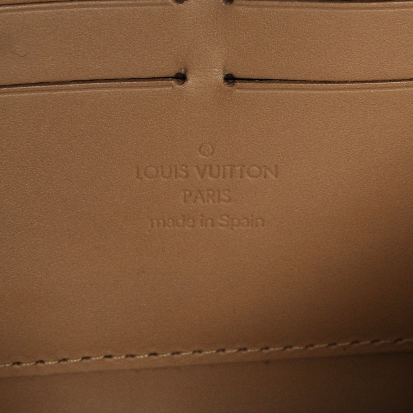 Vernis Zippy Wallet Beige Poudre