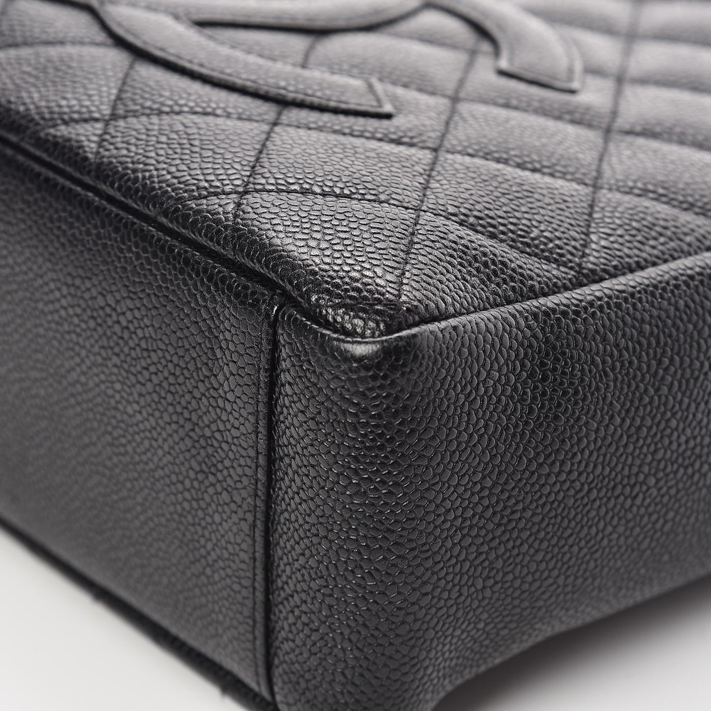 Caviar Quilted Petit Shopping Tote PST Black