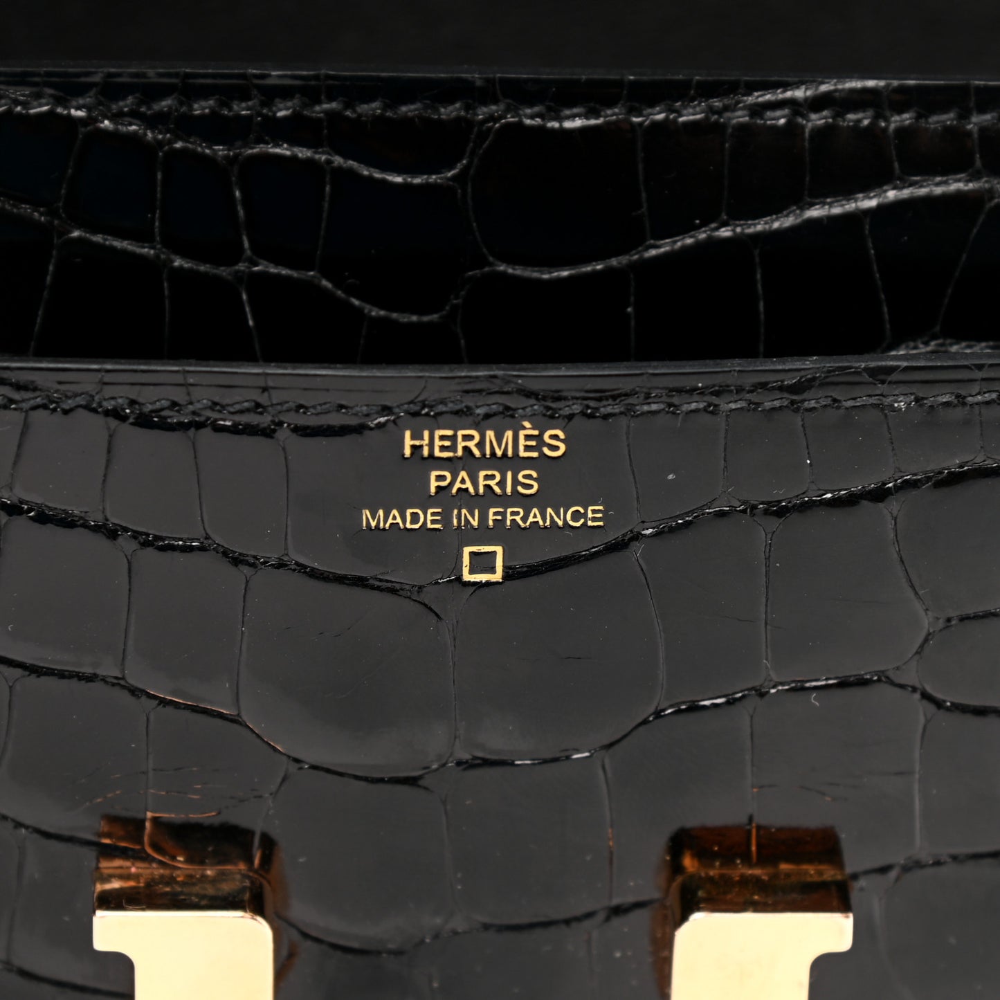 Shiny Alligator Constance Long Wallet Black