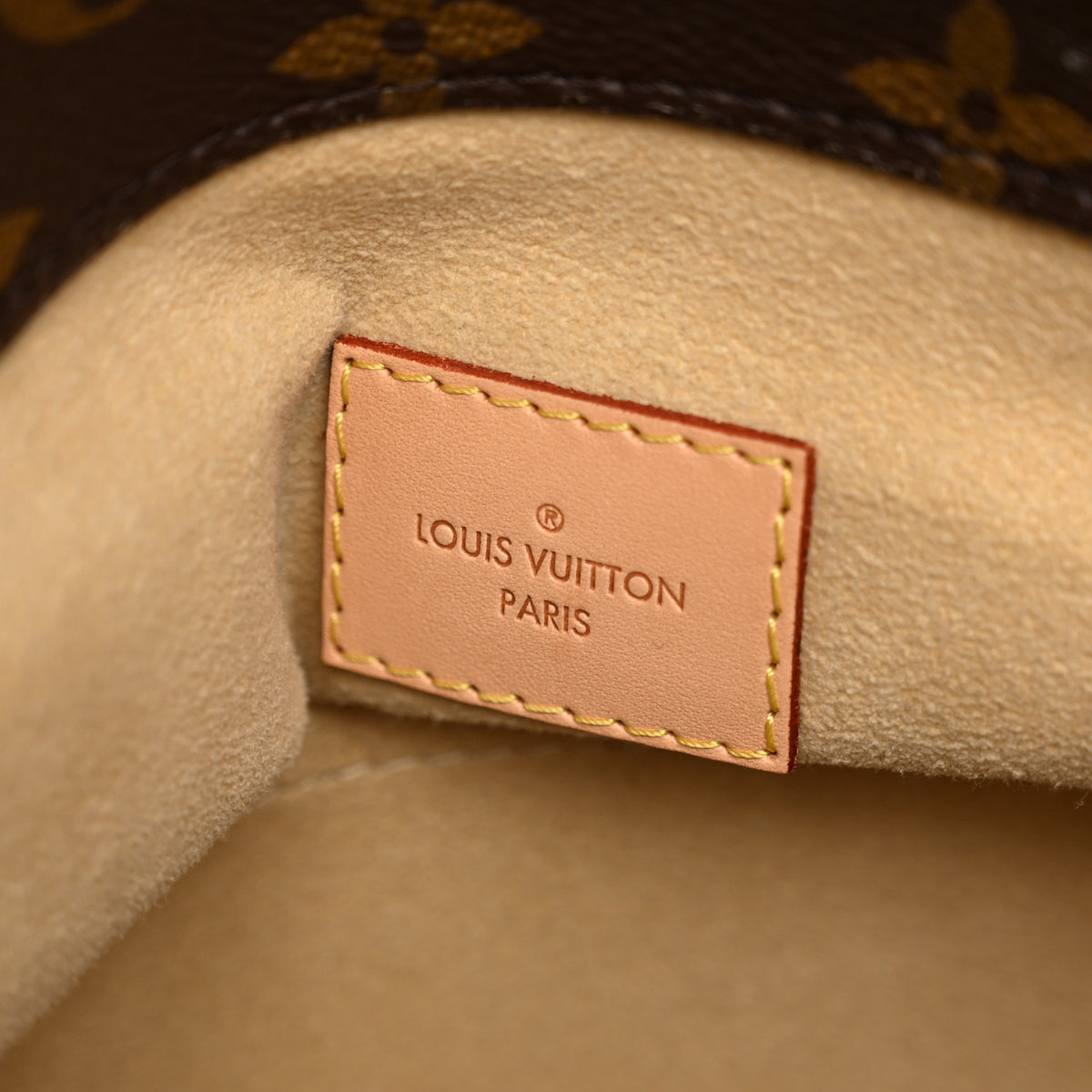 Louis Vuitton Monogram Artsy MM 6 of 10