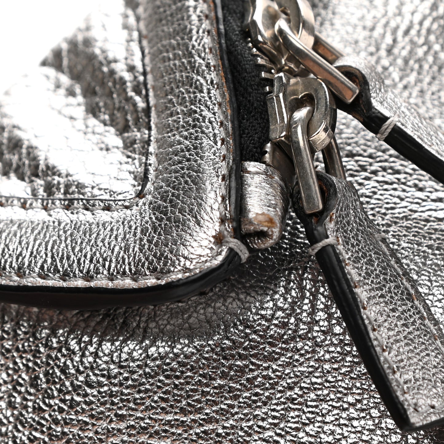 Metallic Lambskin De Manta Clutch Silver