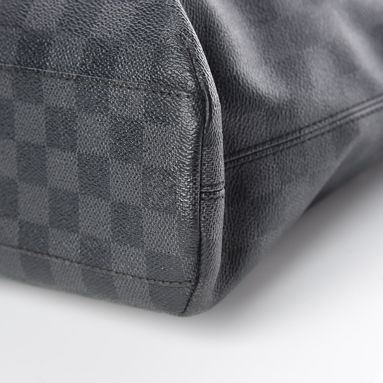 Louis Vuitton Damier Graphite Mick MM 7 of 10