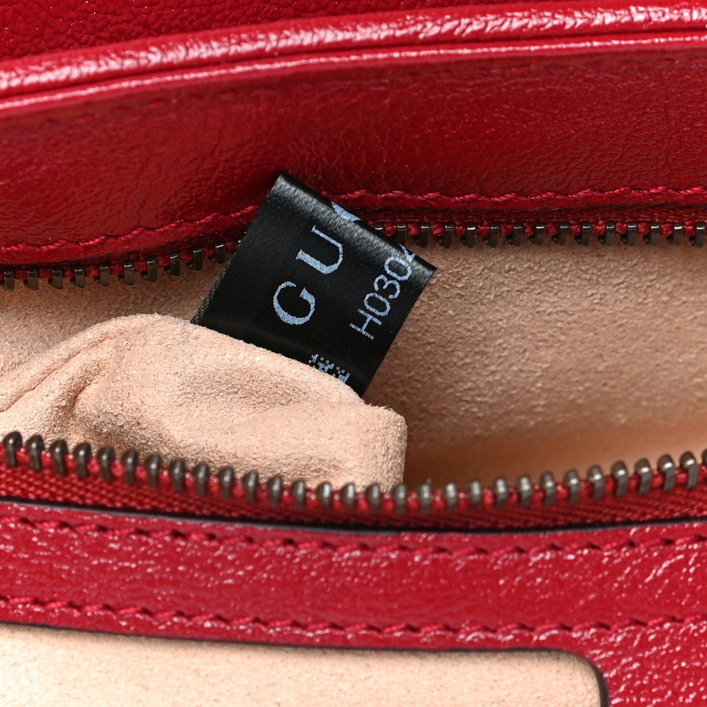 Vintage Effect Calfskin Matelasse Diagonal Small Torchon GG Marmont Shoulder Bag Black Romantic Cherry