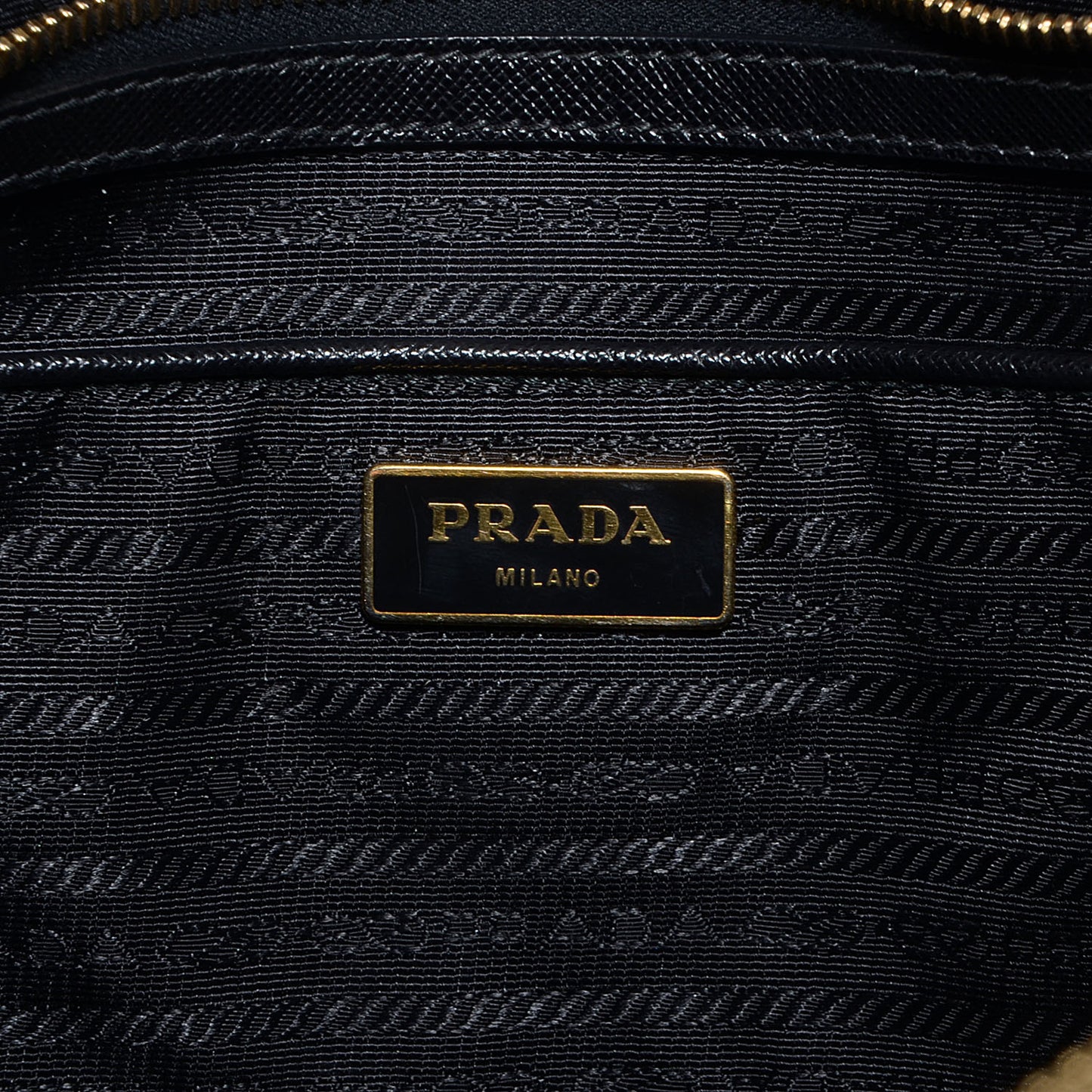 Saffiano Lux Medium Double Zip Tote Nero Black