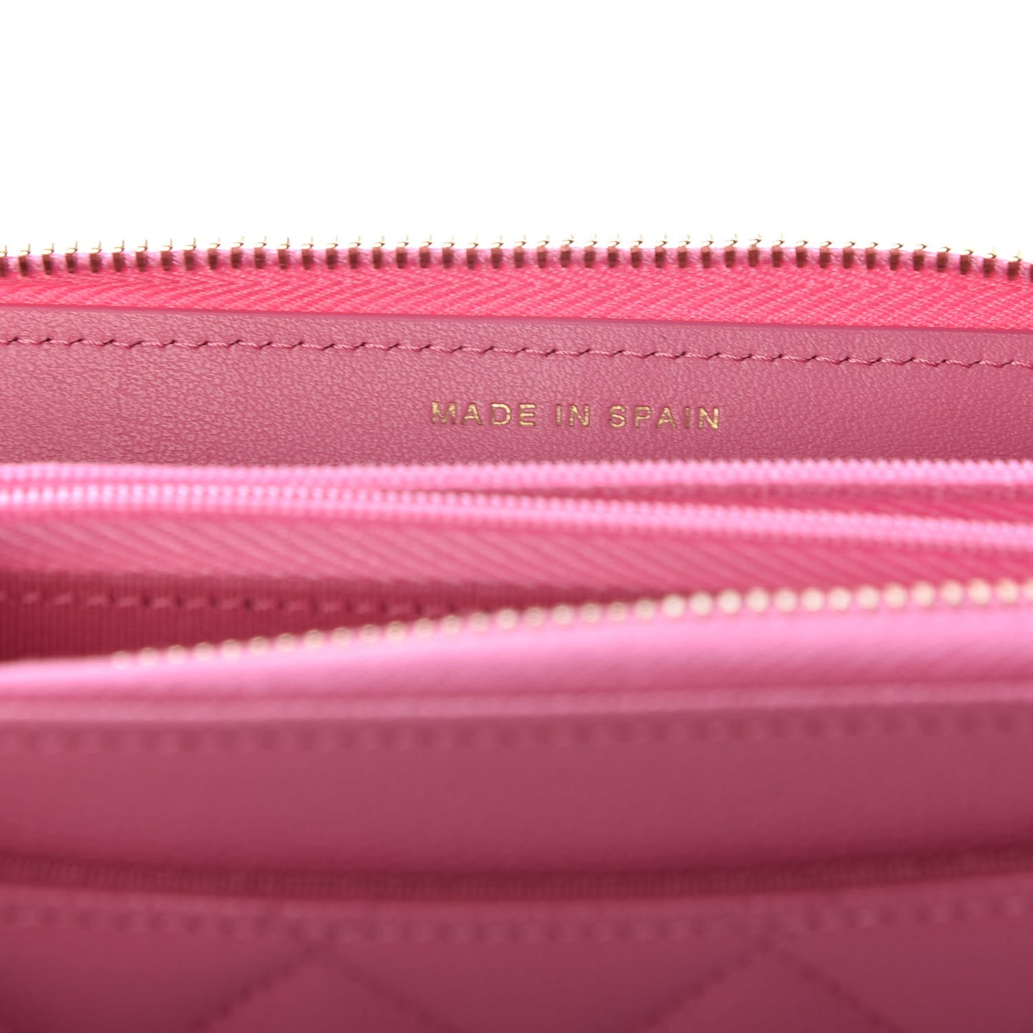 Caviar Quilted Medium Zip Around Wallet Pink