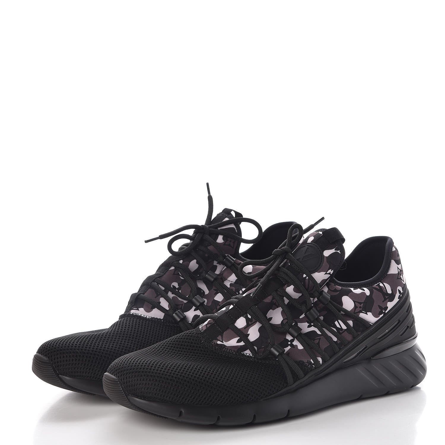 Louis Vuitton Neoprene Mesh Rubber Monogram Camo Fastlane Low Sneakers 9.5 Black 3 of 8