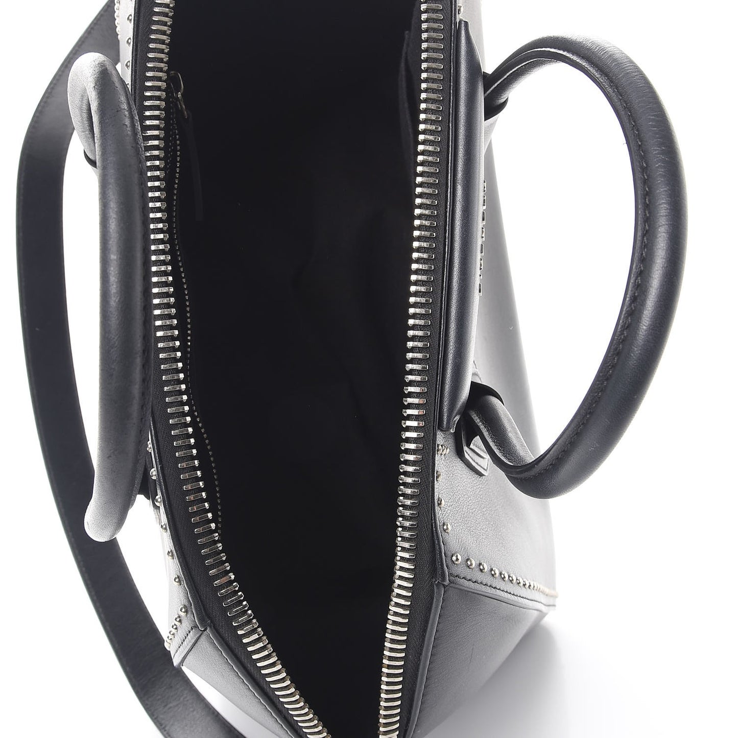 Calfskin Medium Studded Antigona Black