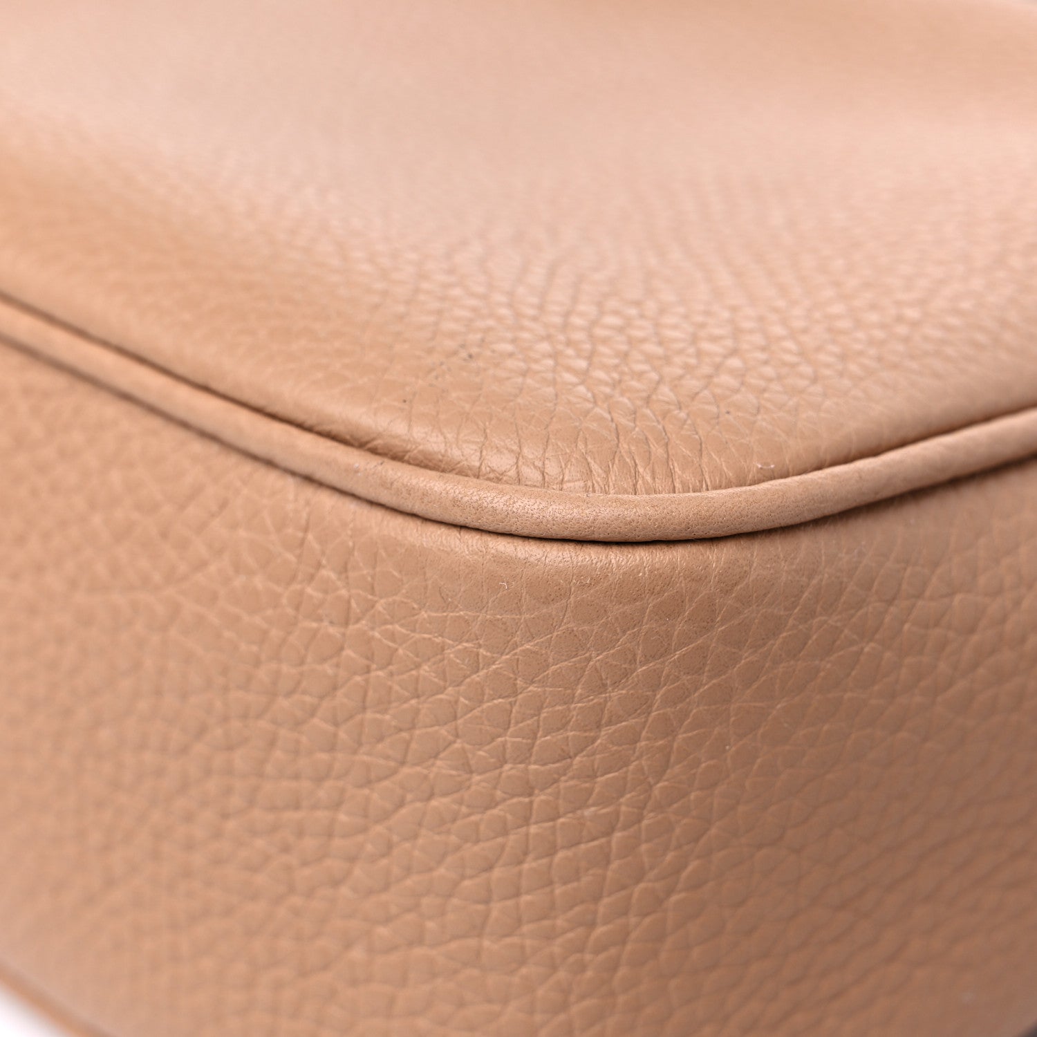 Gucci Pebbled Calfskin Small Soho Disco Bag Camelia 11 of 15