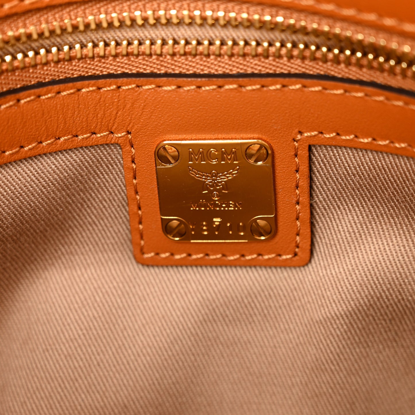 Visetos Medium Crossbody Pouch Cognac