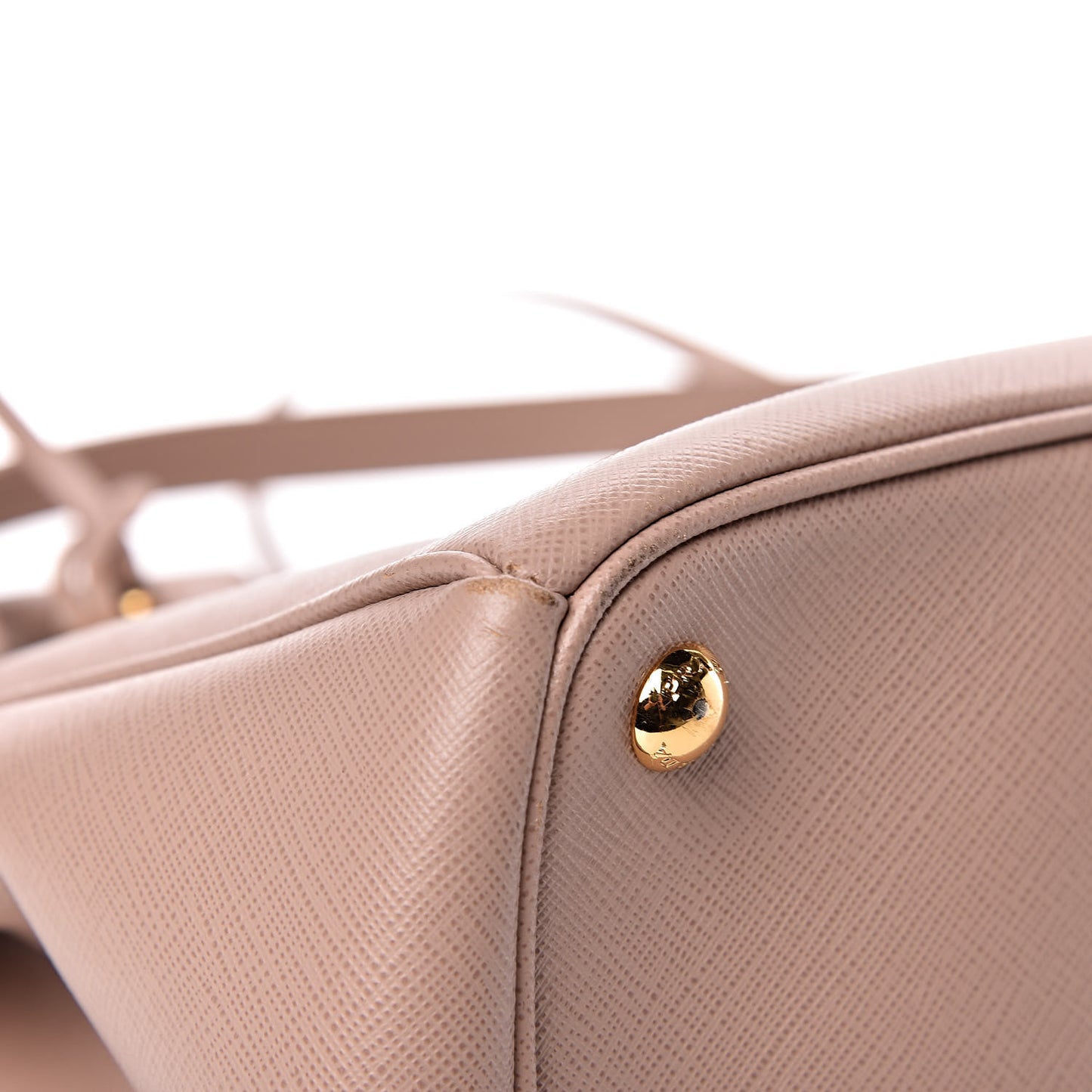 Saffiano Medium Galleria Double Zip Tote Cammeo
