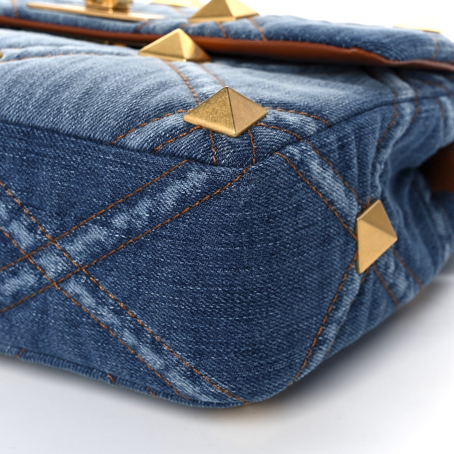 Denim Medium Roman Stud Shoulder Bag Light Denim Selleria