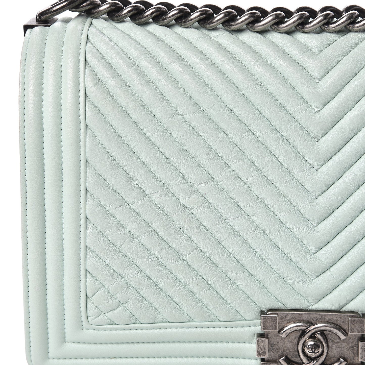 Wrinkled Lambskin Chevron Quilted New Medium Boy Flap Light Green
