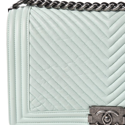 Chanel Wrinkled Lambskin Chevron Quilted New Medium Boy Flap Light Green 11 of 17