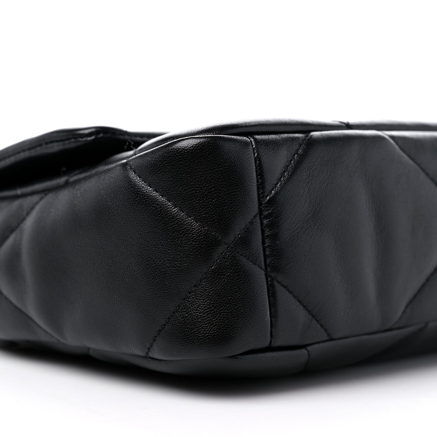 Lambskin Quilted Medium Chanel 19 Flap Black