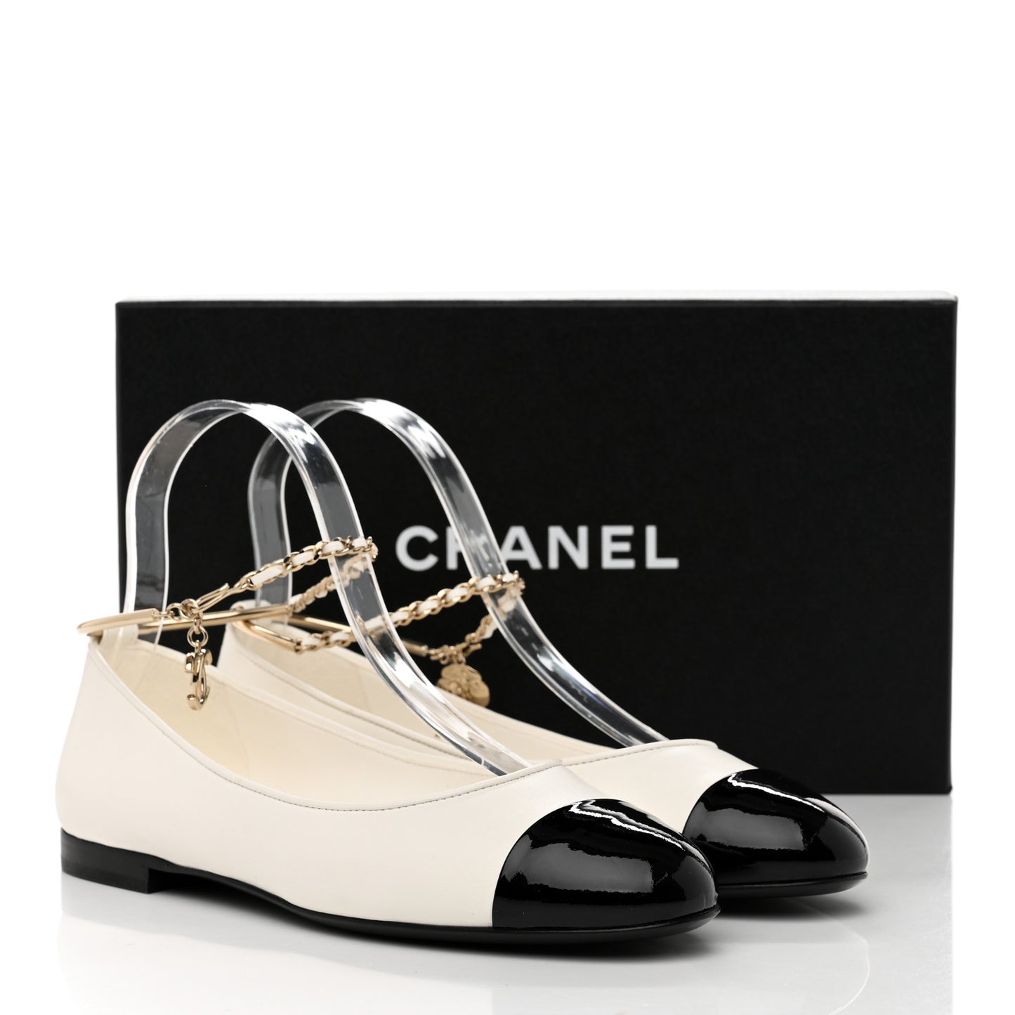 Lambskin Patent Calfskin Cap Toe Ankle Chain Ballerina Flats 37 White Black