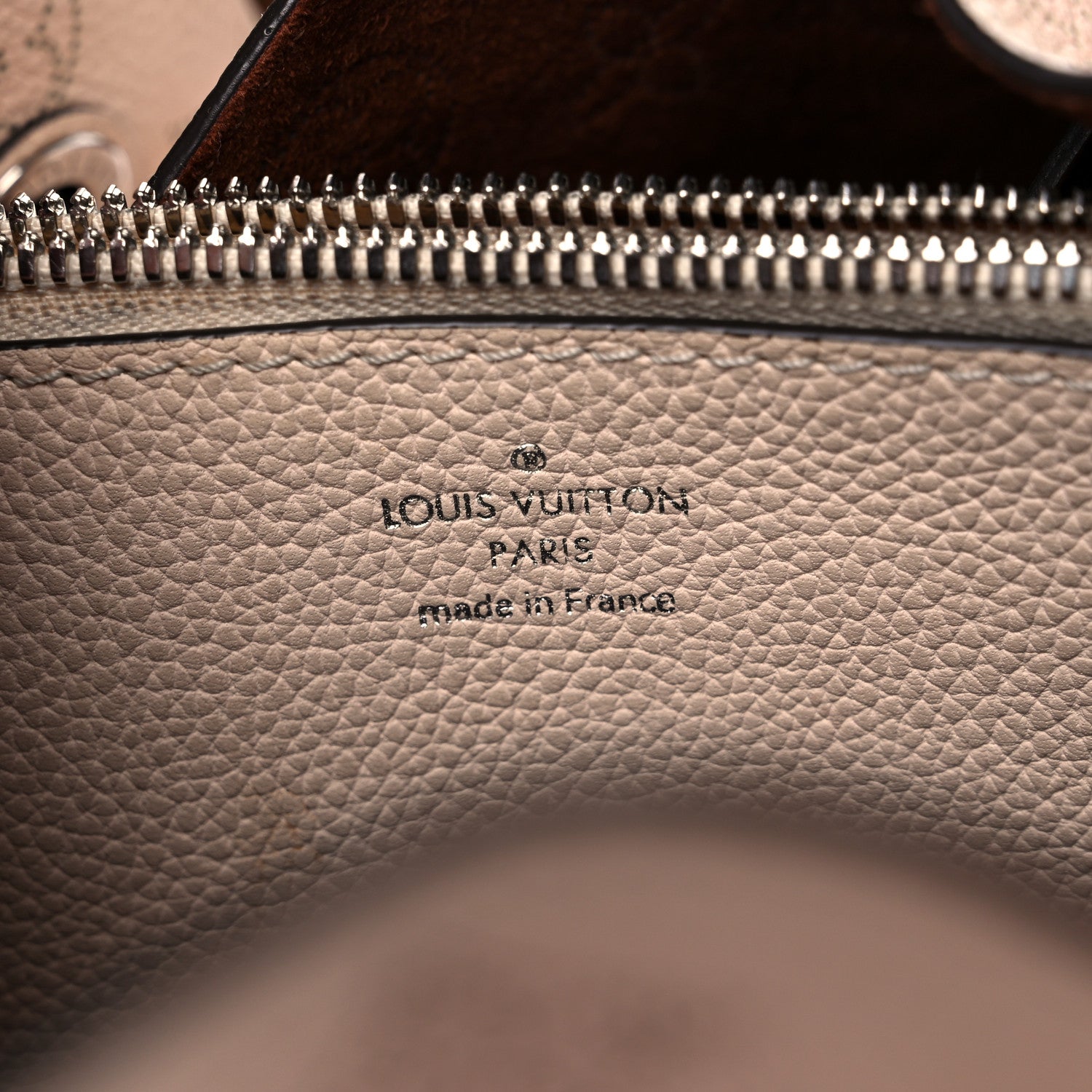 Louis Vuitton Mahina Muria Creme 6 of 12