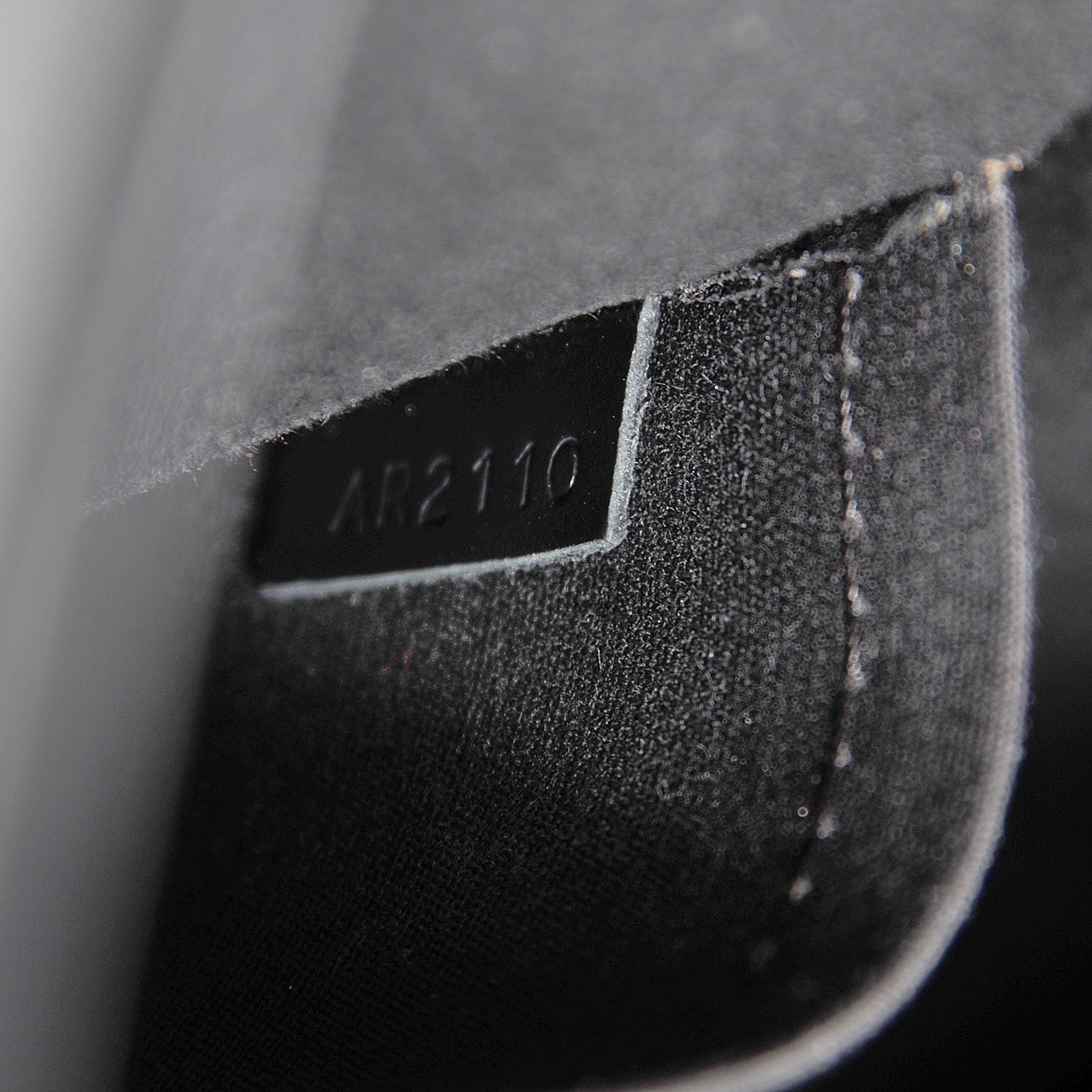 Louis Vuitton Epi Madeleine GM Black 7 of 7